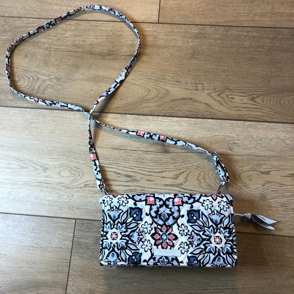 Vera Bradley Wallet‎ Wristlet Crossbody Lisbon Medallion Floral Adjustable Strap